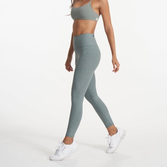 Vuori Clean Elevation Legging SHORT - Stormy Heather - Size Large - Picture 5 of 6